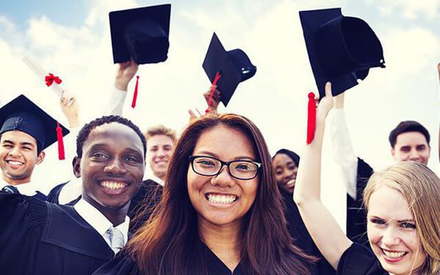 Is it difficult to find a scholarship to study in Australia